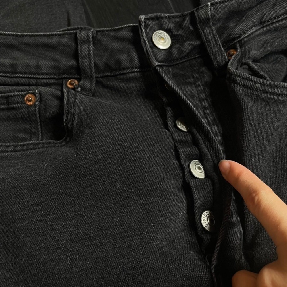 H&M Divided Black High Waisted Raw Hem Straight Leg Jeans 8‎ Button Fly Medium - Picture 3 of 5